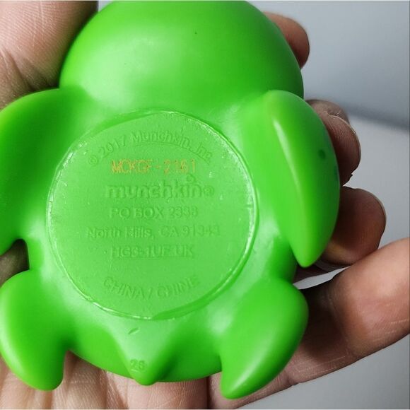 Lot of 3 Munchkin Water Toys Floating Bath Squirters - Picture 5 of 5